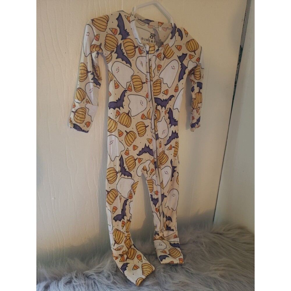 Bums and Roses Halloween Bamboo Zippy Size 6-9 Months EUC Foot Covers